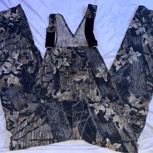 Men’s Jerzees Camouflage Overalls sz L